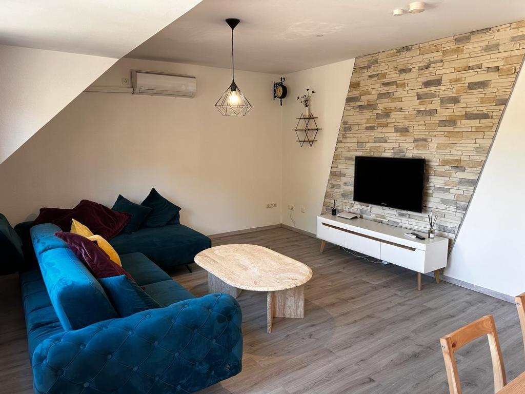 A&V Apartments Wunderschoene Rheinblick Wohnung Zum Entspannen Apt Ela Duisbourg Extérieur photo