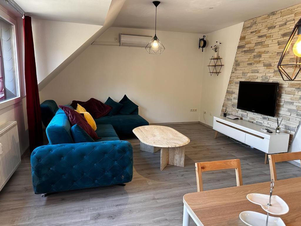 A&V Apartments Wunderschoene Rheinblick Wohnung Zum Entspannen Apt Ela Duisbourg Extérieur photo