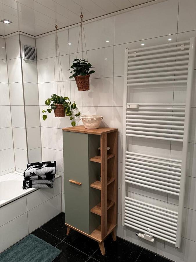 A&V Apartments Wunderschoene Rheinblick Wohnung Zum Entspannen Apt Ela Duisbourg Extérieur photo